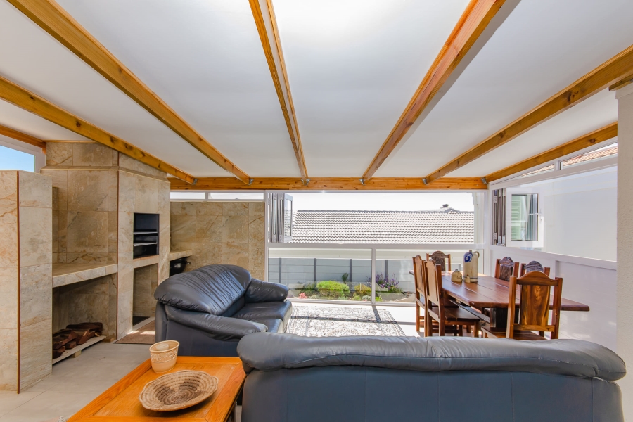 4 Bedroom Property for Sale in Pinehurst Western Cape